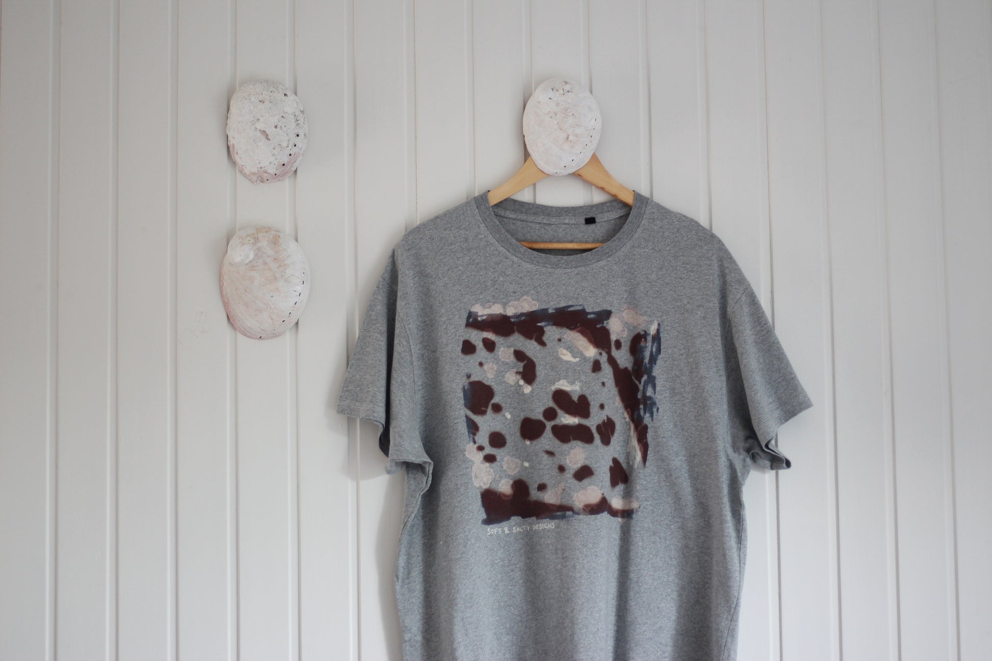 Organic gray marle slouch fit t-shirt with hand printed kelp design.