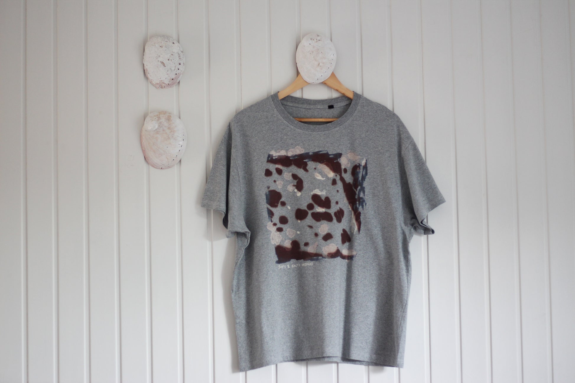 Gray marle slouch fit t-shirt with hand printed kelp design.