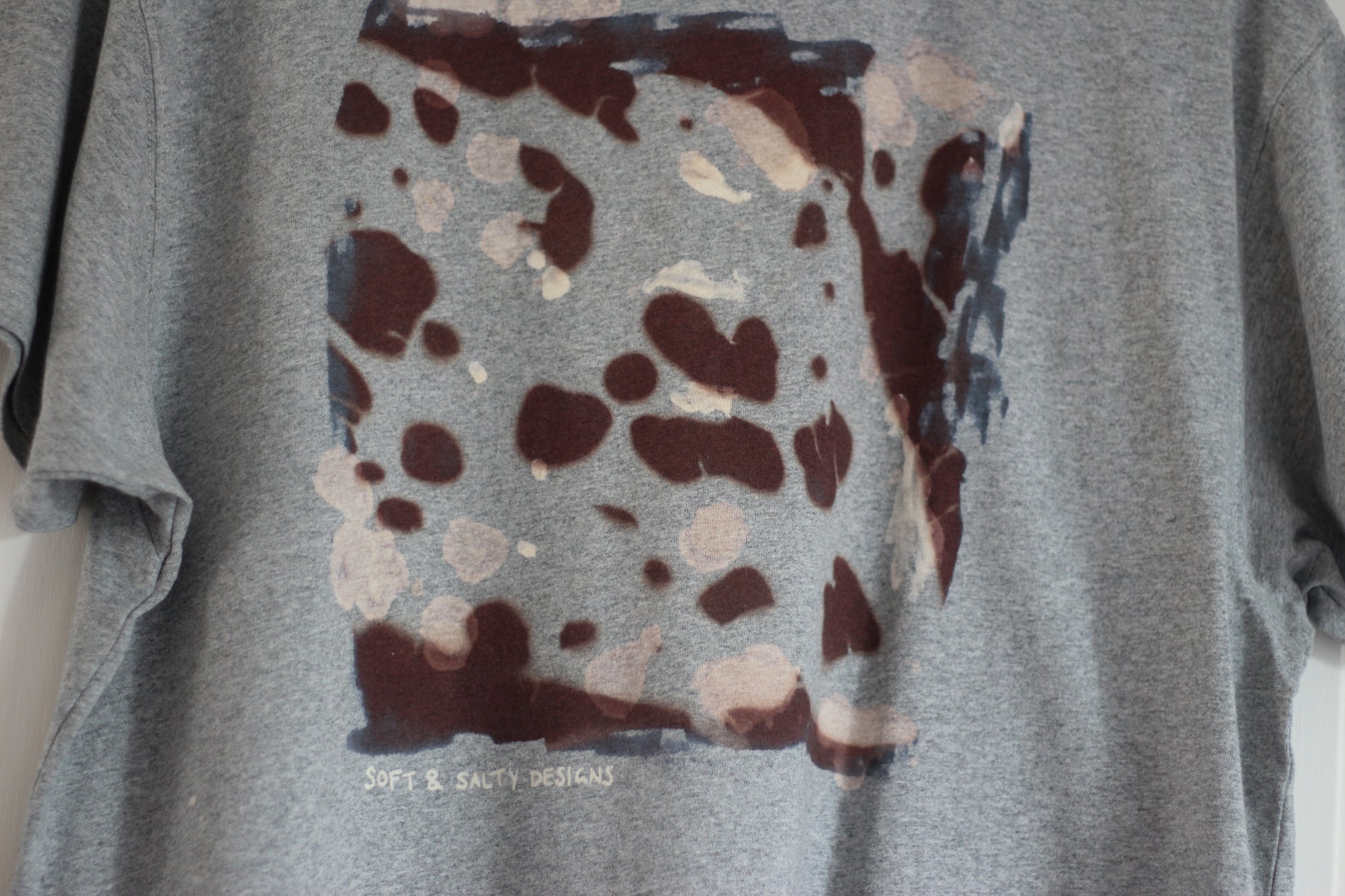 Gray marle slouch fit t-shirt with hand printed kelp design.
