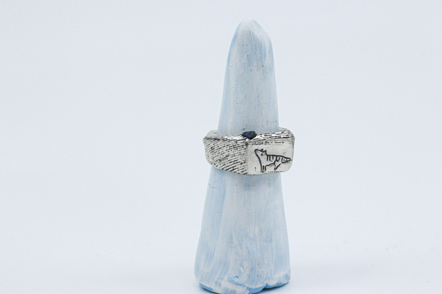 'Howling' Ring