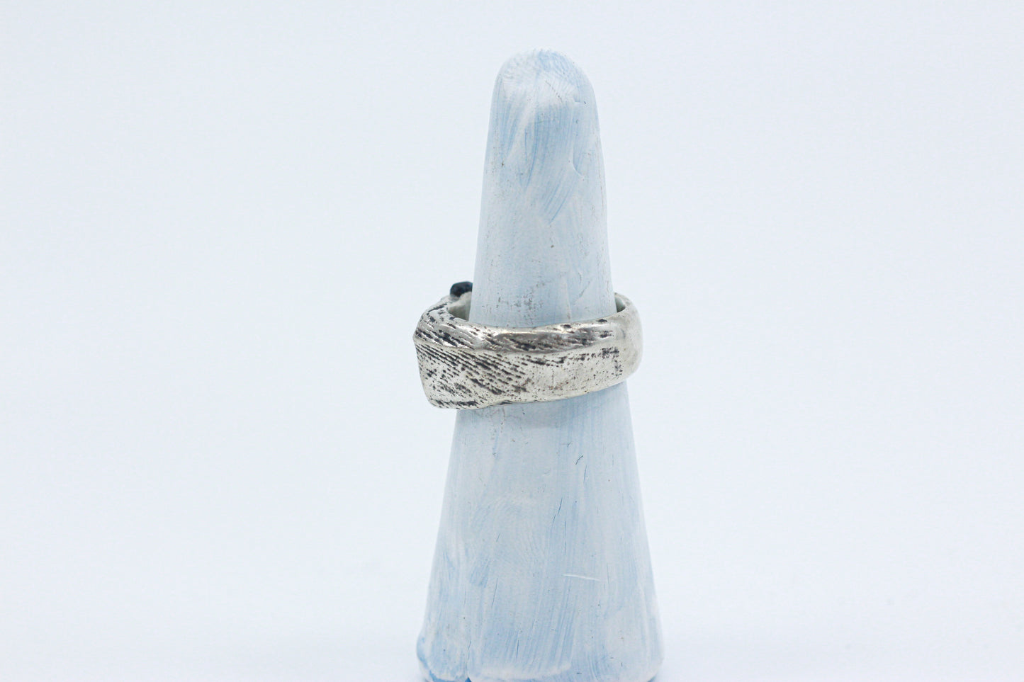 'Howling' Ring