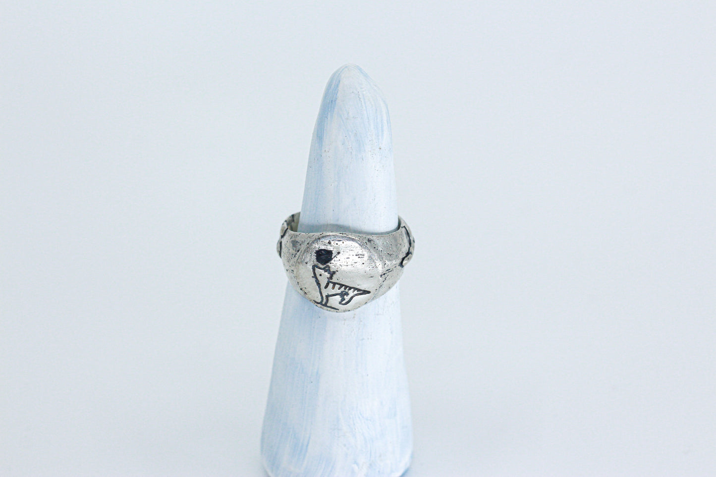 'Howling' Ring