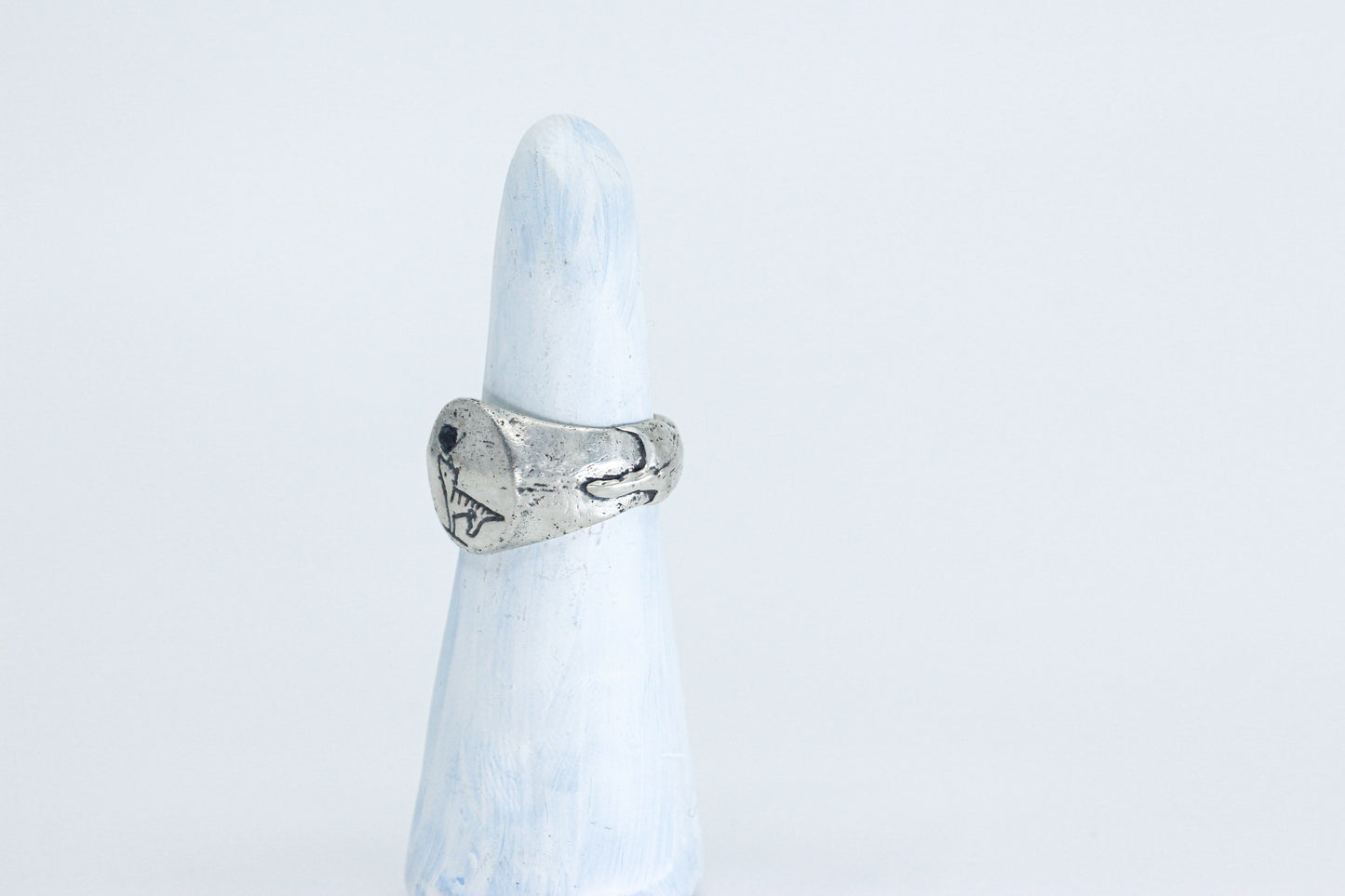 'Howling' Ring