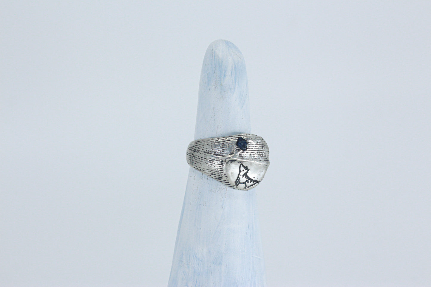 'Howling' Ring