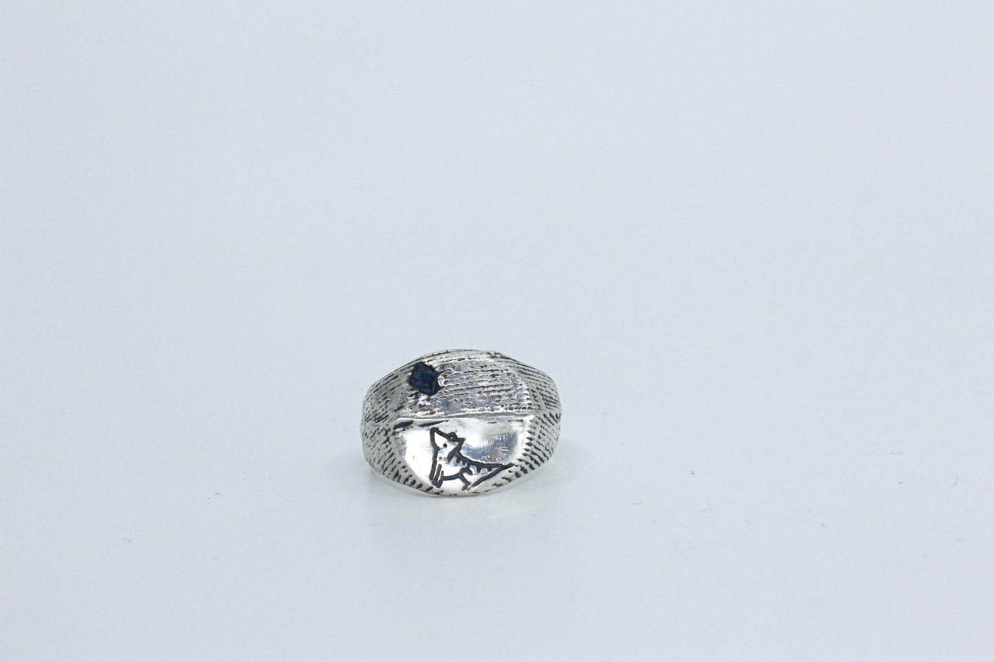 'Howling' Ring