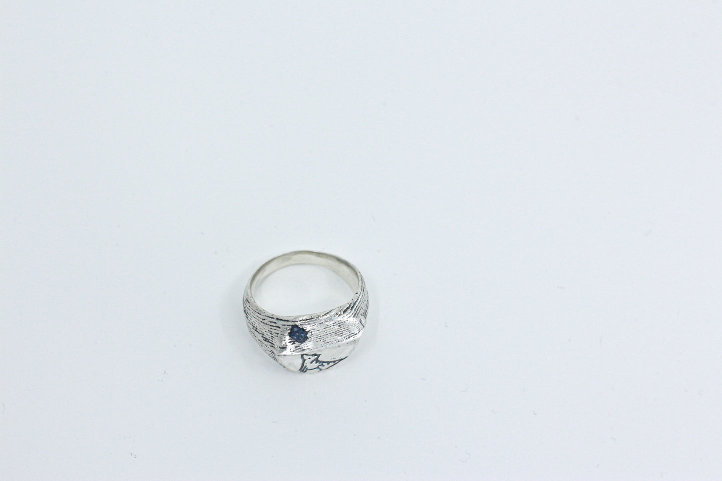 'Howling' Ring