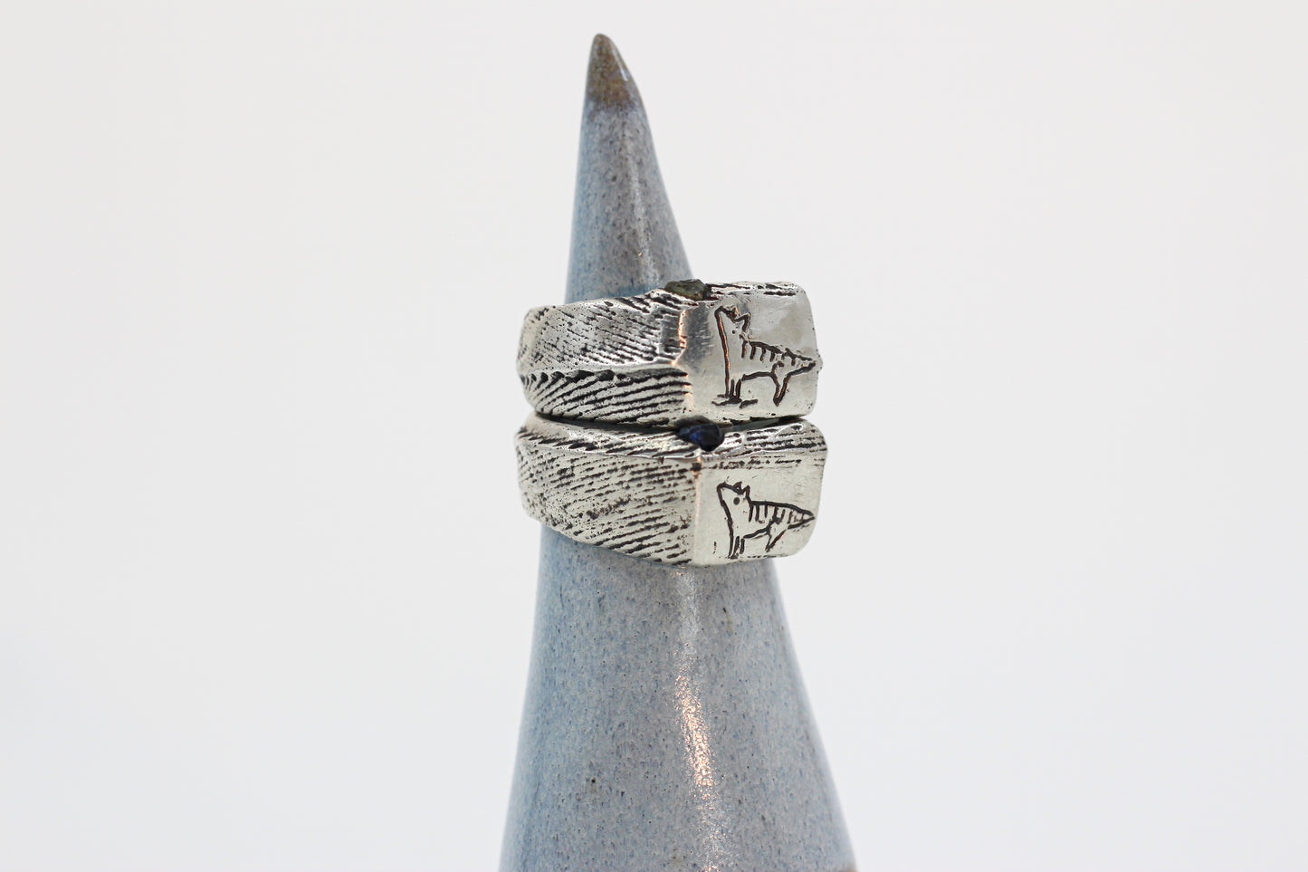 'Howling' Ring