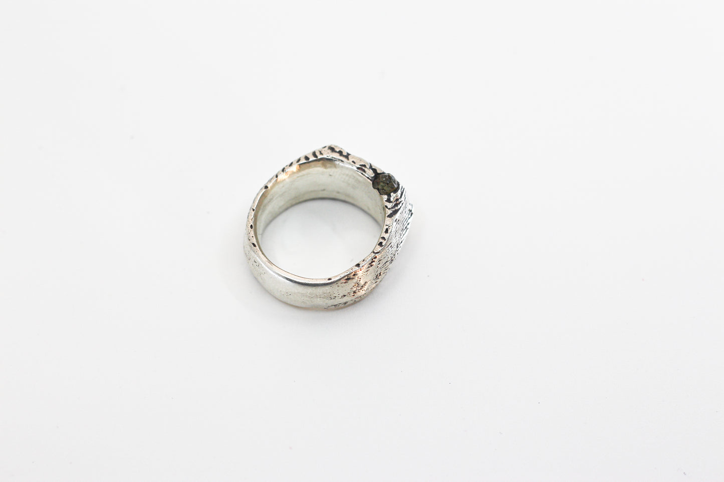 'Howling' Ring