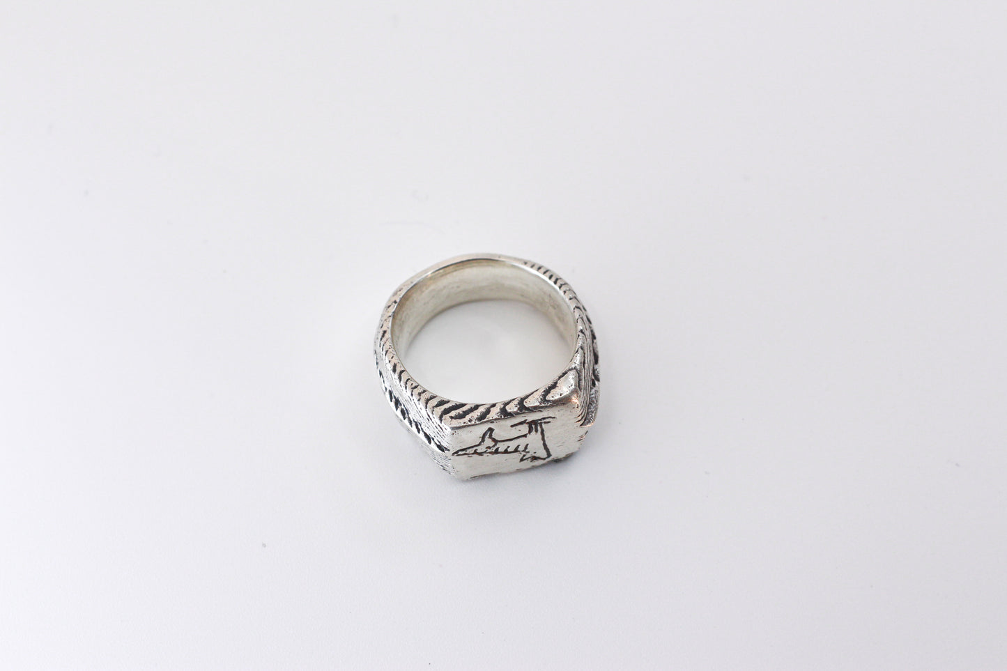 'Howling' Ring