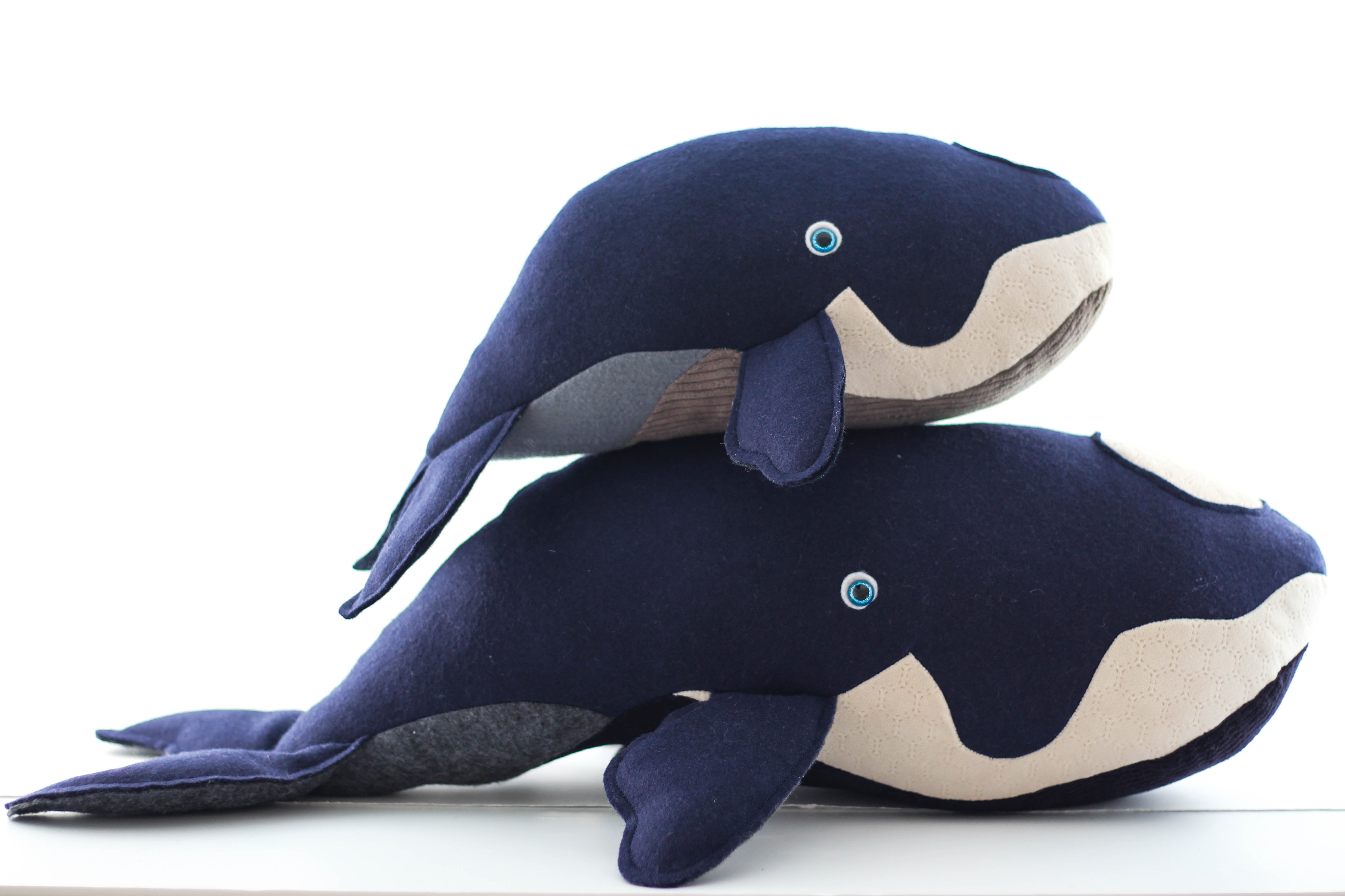 Killer whale order figurine (2 adults and 2 calves) 9